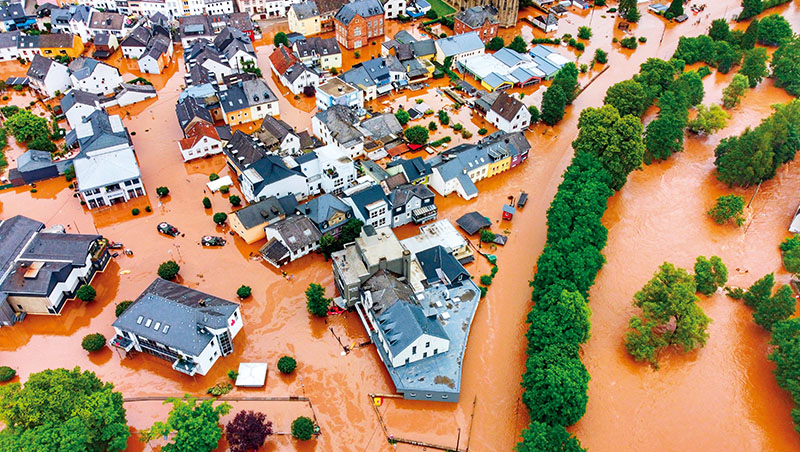 極端氣候影響下，無人能全身而退。西歐富國今年也遇上「百年洪災」，死傷慘重